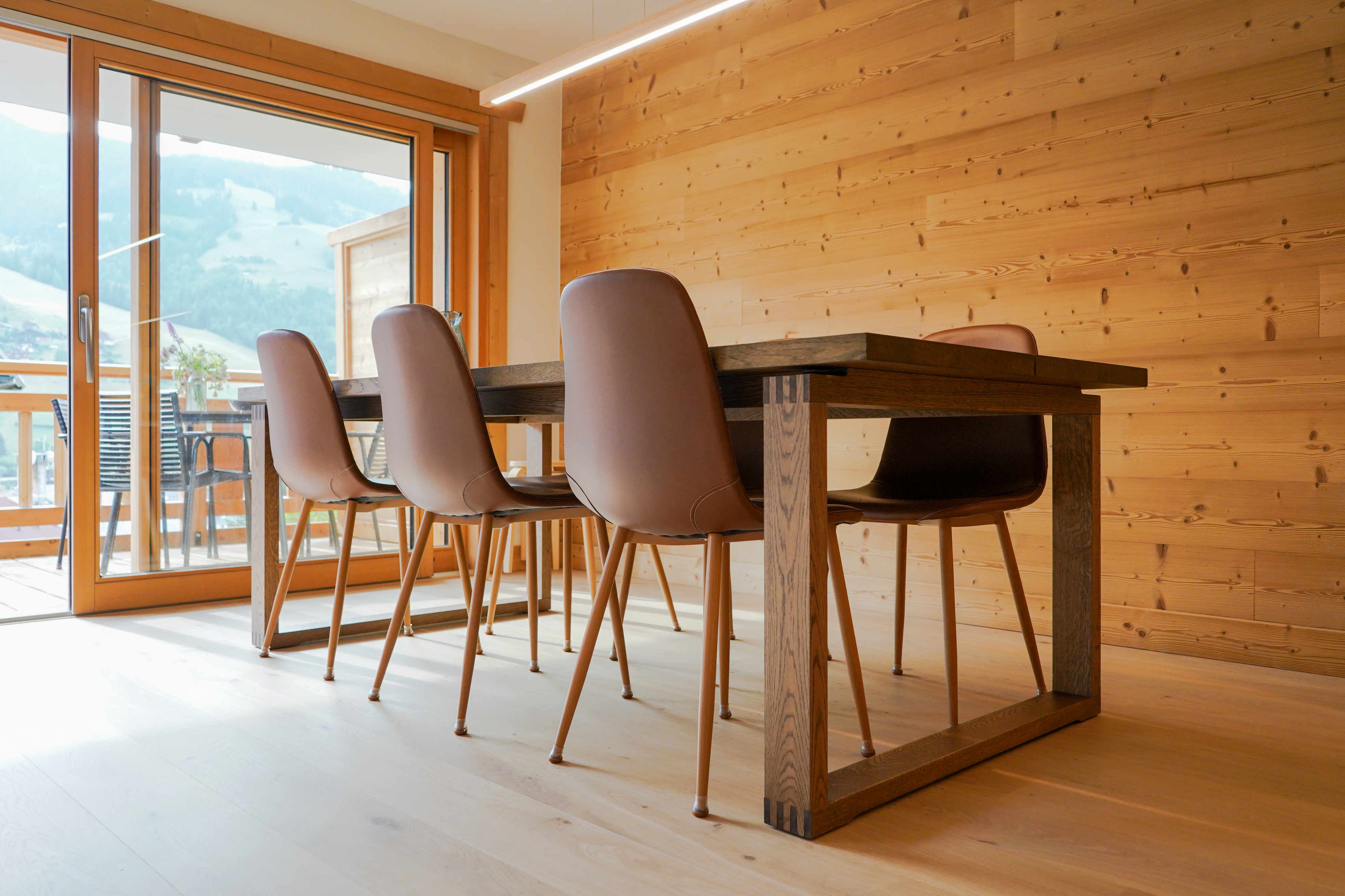 Vue d’ensemble du séjour — mobilier et matériaux